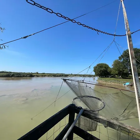 Holiday home Rive Charente La *